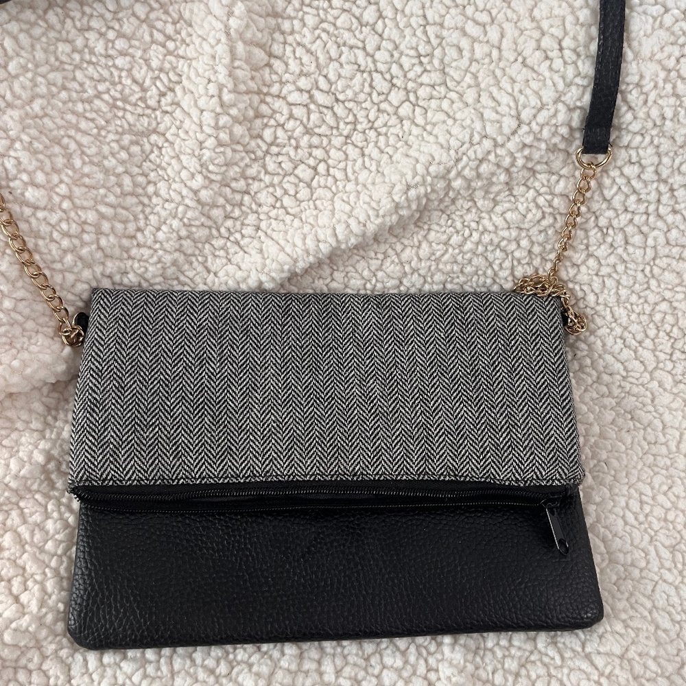 Crossbody bag in black/gray